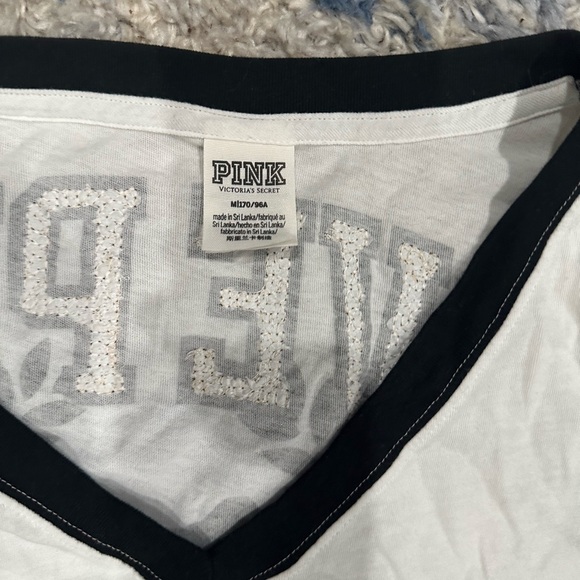 PINK Victoria's Secret White V-Neck Tee - Picture 10 of 11
